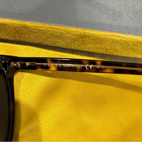 GUCCI Tortoise Shell Sunglasses - Picture 10 of 15
